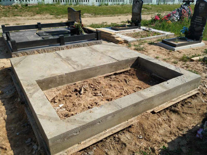 Установка памятников на сваи и заливка железобетона