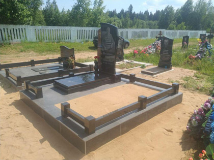 Установка памятников на сваи и заливка железобетона